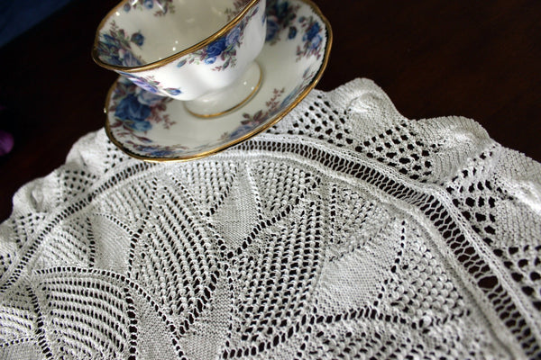 14 Inch White Knit Doily or Centerpiece, Spiral Patterned with Scalloped Edging 16176 - The Vintage TeacupDoilies