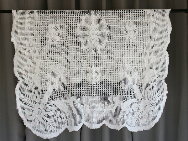 Filet Crocheted Table Cloth, Small Handmade Tablecloth, Chunky White Yarn, Hand Crochet 17382 - The Vintage TeacupTablecloths