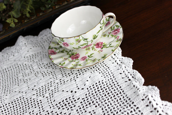 Crochet Table Runner, White Vintage Table Linens 18248
