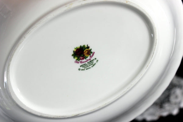 Royal Albert, 1962 Pattern of Country Roses, Oval Bowl, Serving Dish 17896 - The Vintage TeacupAccessories