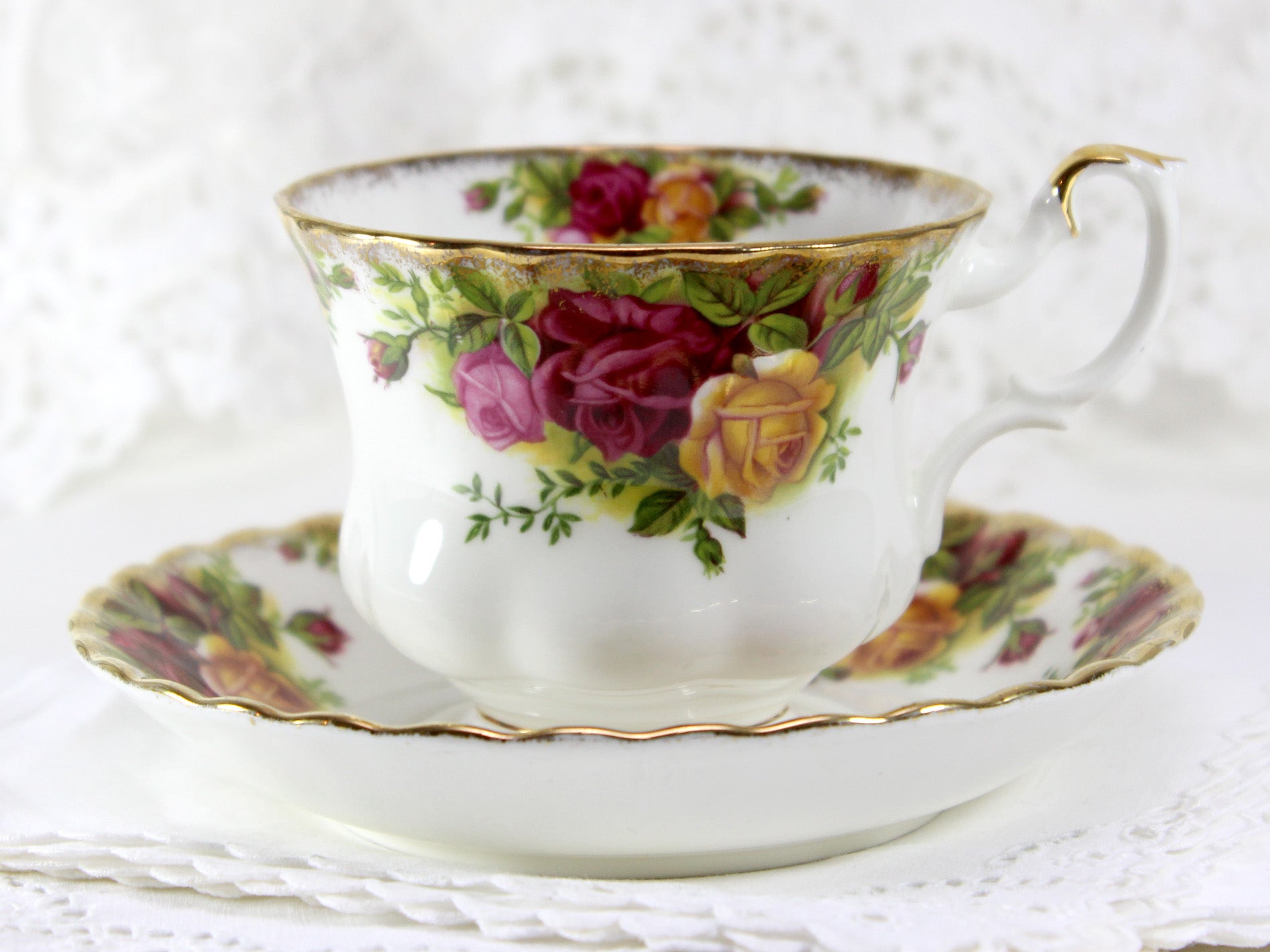 【 】オルゴール　old country rose Amazon.com | Royal Albert Old Country Roses Tea For One: Teapots