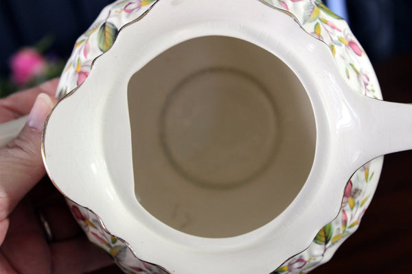 Sadler Teapot, 4 Cup Sadler, Porcelain Tea Pot, Fuchsia Motif 17569 - The Vintage TeacupTeapots