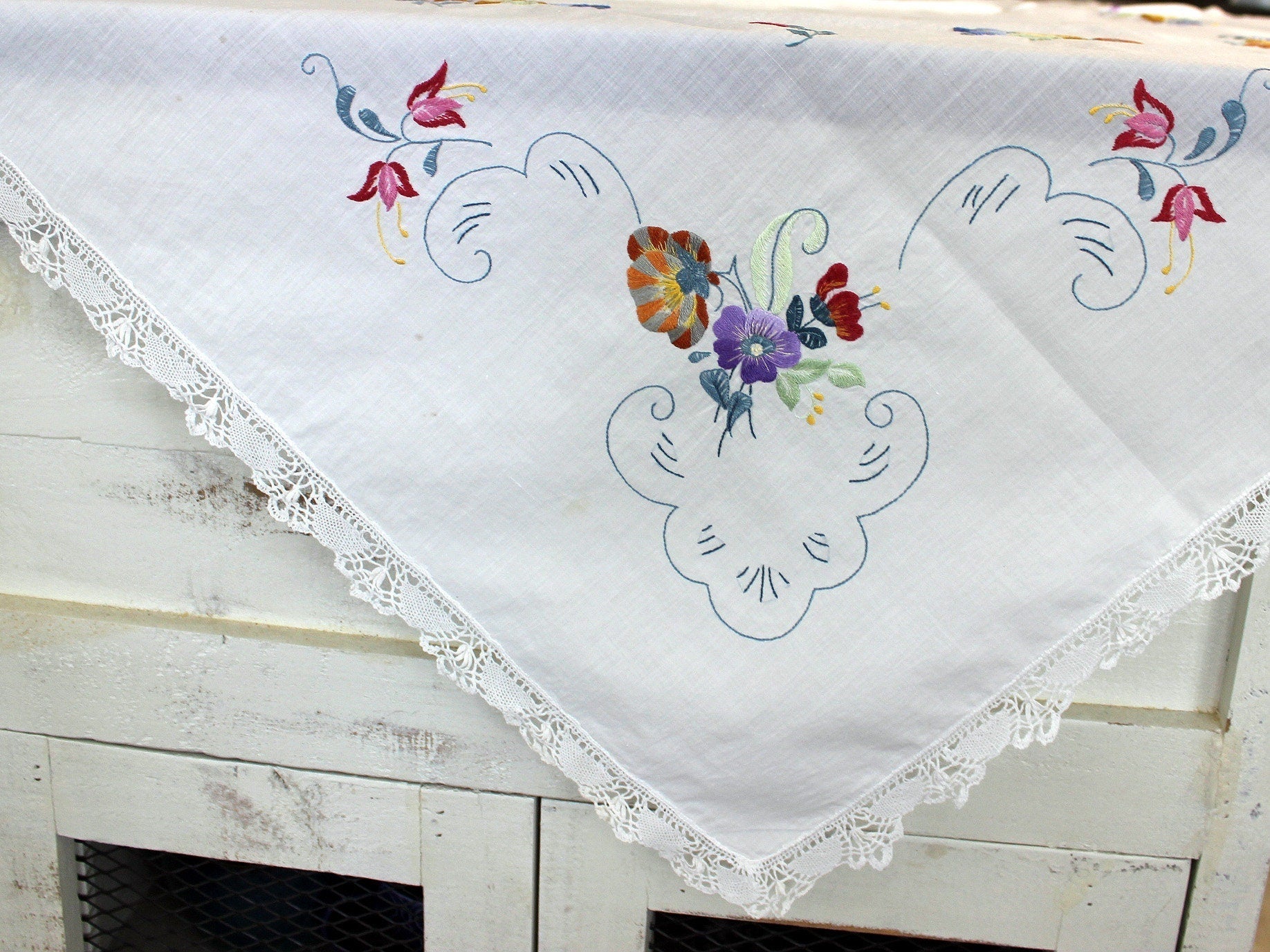 Linen Tablecloth, Hand Made, Exquisitely Embroidered 16758