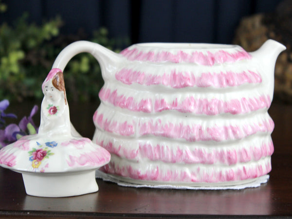 Antique Pink Ye Daintee Ladyee, Sadler Teapot 18369