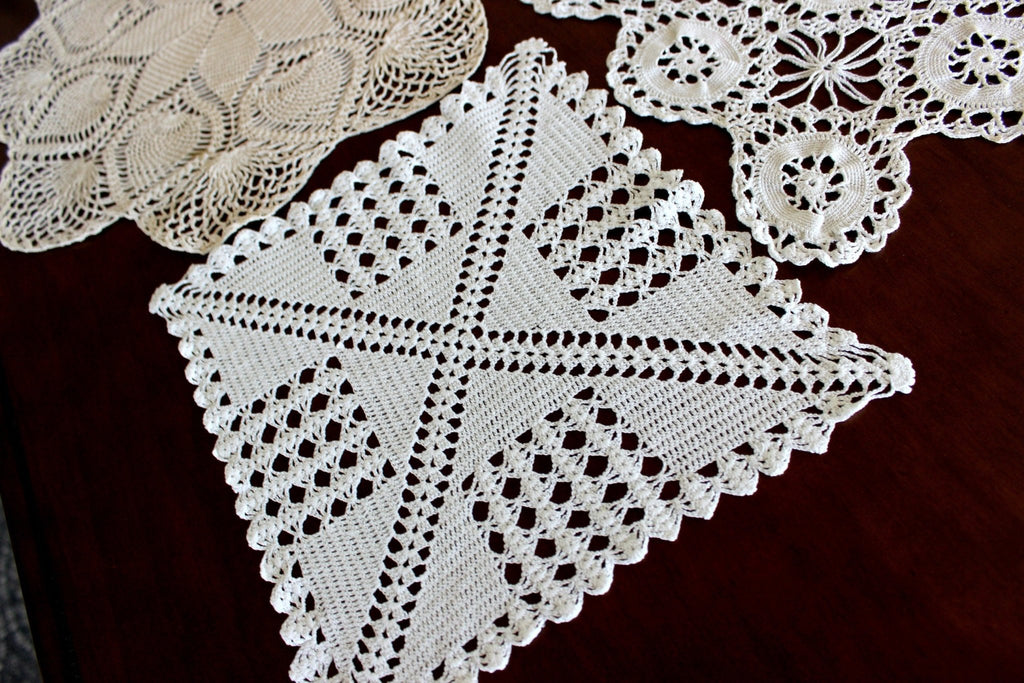 6 Vintage Crochet Doilies, Ecru and White Mix 15778 – The Vintage Teacup