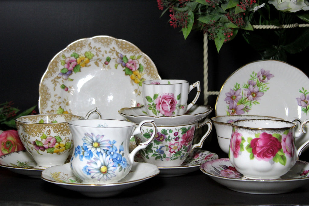 https://thevintageteacup.us/cdn/shop/products/6-mismatched-teacup-sets-madhatter-tea-party-six-cups-and-saucers-jteacupsthe-vintage-teacup-199659_1024x1024.jpg?v=1682009274