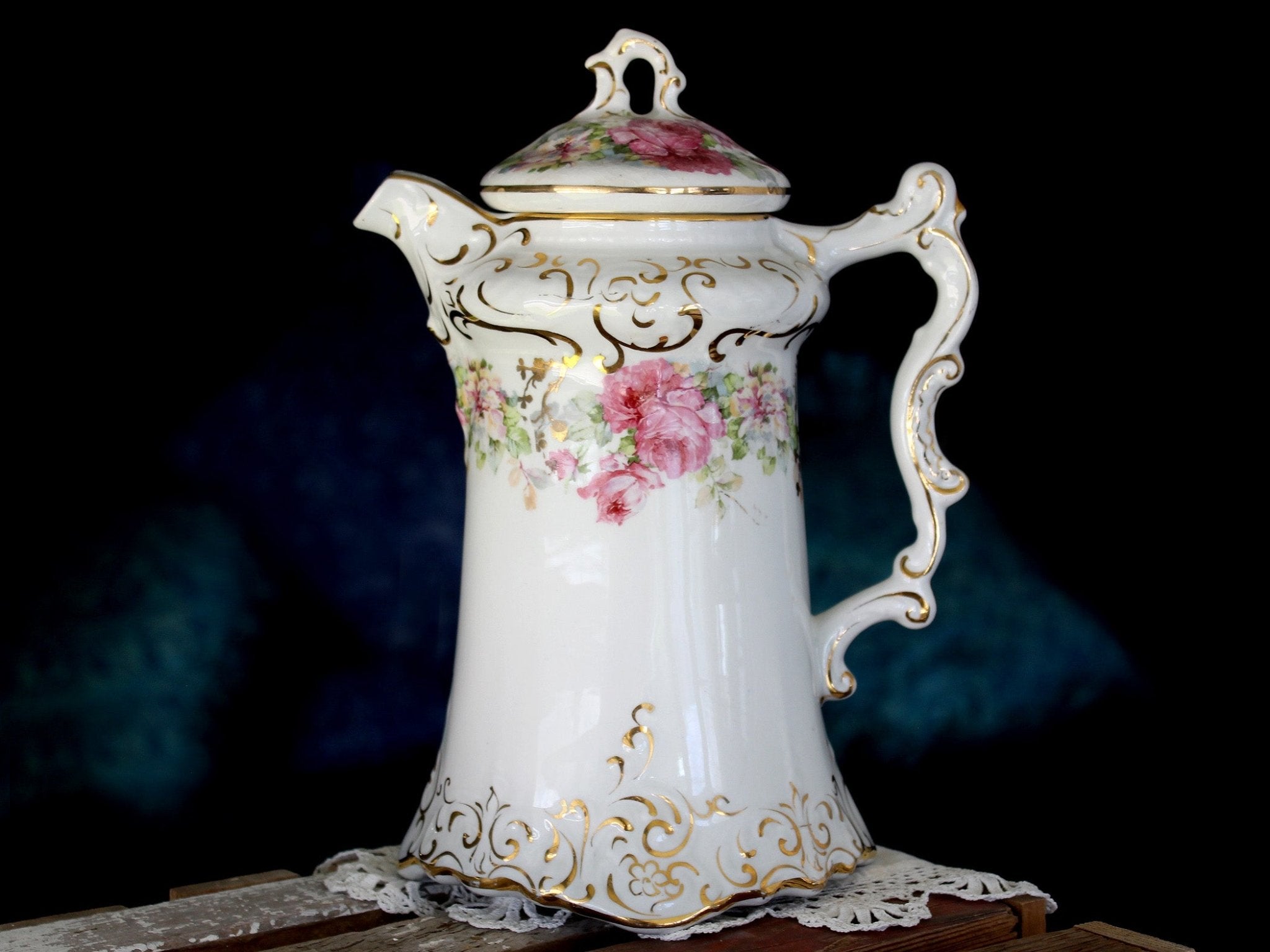 antique-la-belle-chocolate-pot