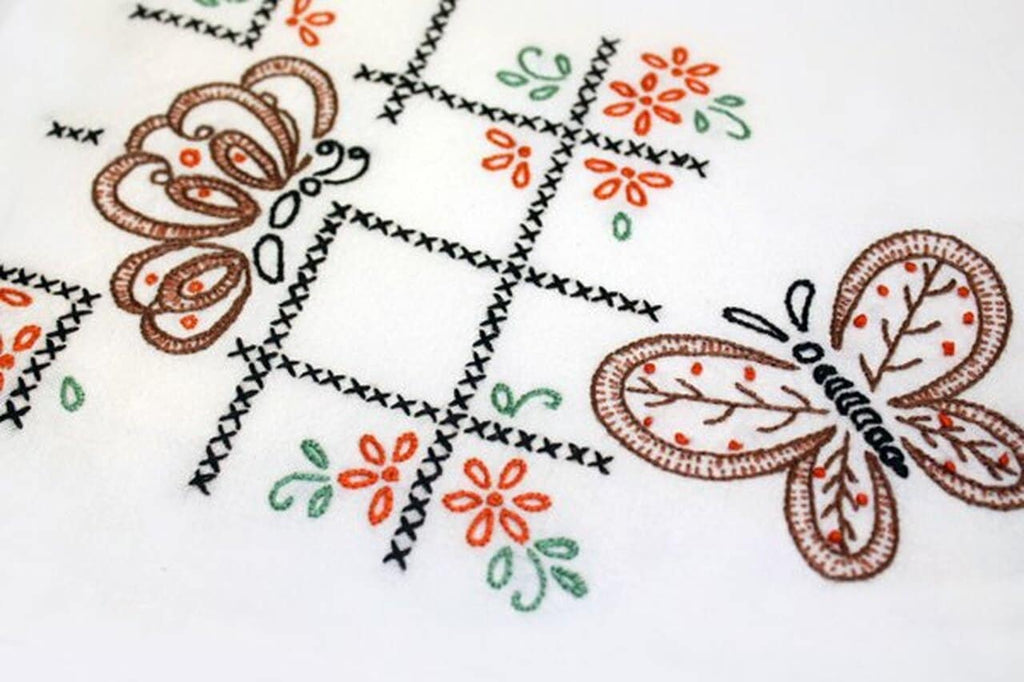 Aunt Martha's #C500 Crewel Embroidery Elizabethan Motifs
