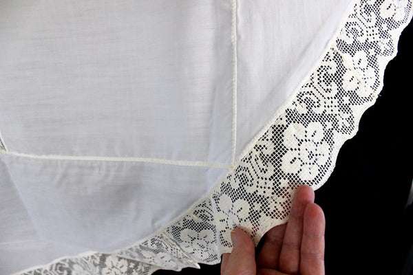 Circular Table Cloth, 8 Matching Napkins, Machined Filet Lace Inserts, Vintage Tablecloth, Vintage Table Cloth, Lace Edging 17941 - The Vintage TeacupVINTAGE TABLECLOTHS