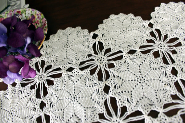 Crochet Doily, Crocheted Placemat, White Square Doilies, Vintage Linens, Hand Crocheted - 16165 - The Vintage TeacupDoilies