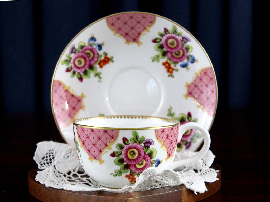 https://thevintageteacup.us/cdn/shop/products/demitasse-royal-worcester-fine-porcelain-tea-cup-saucer-18187vintage-teacupsthe-vintage-teacup-641660_1024x1024.jpg?v=1682009540