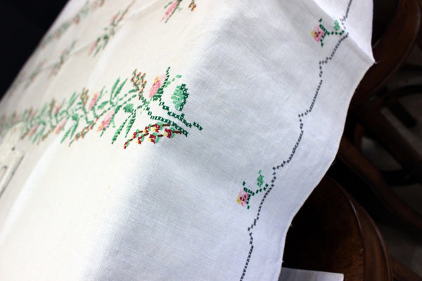 Embroidered Tablecloth Table Cloth - Large Vintage Linen Cross Stitched with Matching Napkins 13979 - The Vintage TeacupTablecloths