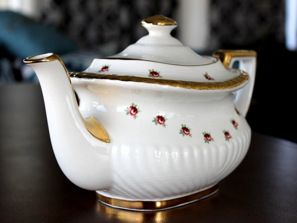 Gibson Vintage Teapot, Rosebud Chintz Tea Pot, 4 Cup Capacity 15644 - The Vintage TeacupTeapots