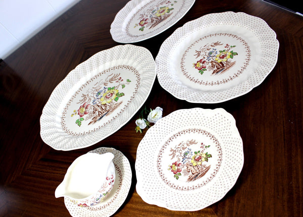Grantham, Royal Doulton, 4 Large Platters, Gravy Boat, Plates, Made in England - The Vintage TeacupAccessories