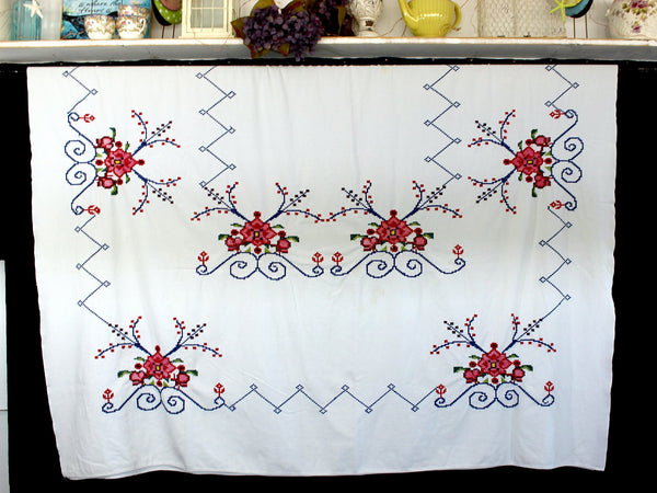 Embroidered Tablecloth, Large Table Cloth, Vintage Table Linen, Cross Stitched, Huck Linen  18060