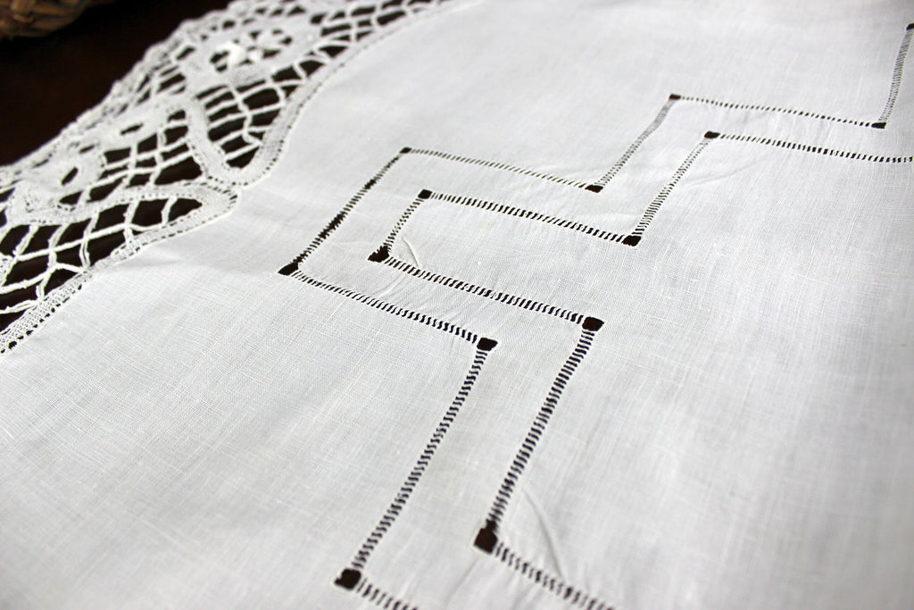 English Bedfordshire Bobbin Lace, Drawn Linen Table Cloth, Antique