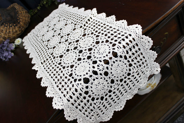 Crochet Table Runner, Light Ecru, Vintage Table Linens 18325