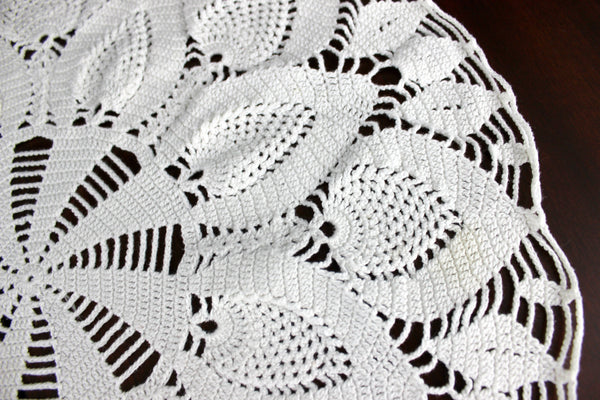 18 Inch Crochet Doily or Centerpiece in WHITE, Hand Crocheted, Pineapple Design 18344
