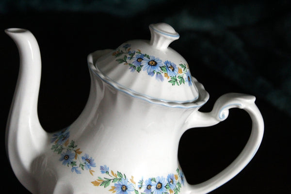 J&G Meakin English Teapot, "Classic White" Full Sized Tea Pot Made in England -J - The Vintage TeacupTeapots