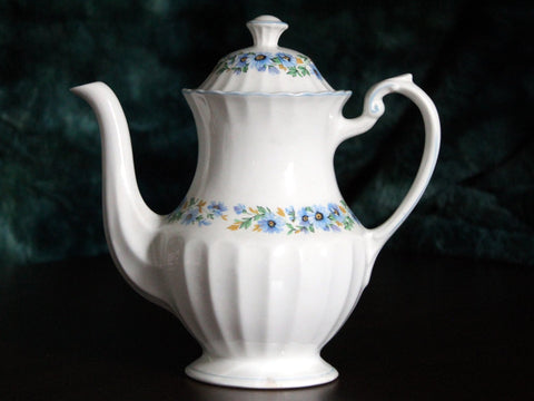 https://thevintageteacup.us/cdn/shop/products/jg-meakin-english-teapot-classic-white-full-sized-tea-pot-made-in-england-jteapotsthe-vintage-teacup-342158_large.jpg?v=1682009677