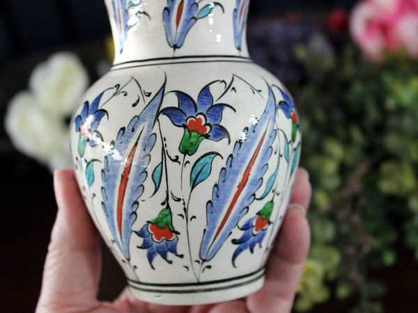 Kütahya Ceramics, Altin Gini Signed, Small Vase, Hand Painted 6 Inch Vase 17639 - The Vintage TeacupAntique & Vintage