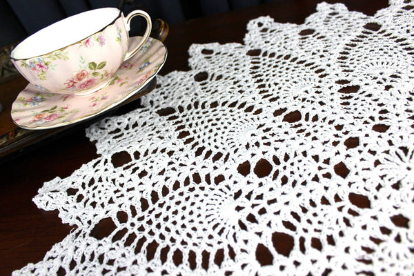 Large Vintage Doily, 22 Inch Crochet Doily, or Centerpiece, Large White Doily, Pineapple Design 18230 - The Vintage TeacupDoilies