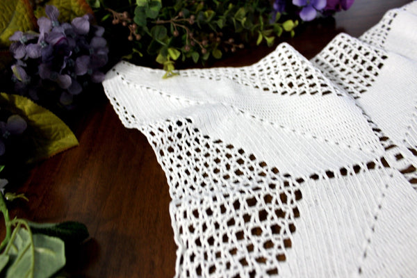 Large White Centerpiece, Star Shaped Doily - Hand Crocheted Doily 14941 - The Vintage TeacupDoilies