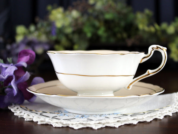 Paragon Teacup and Saucer, Double Warrant English Bone China Tea Cup 17676 - The Vintage TeacupTeacups