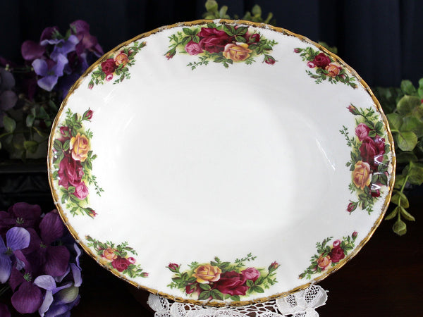 Royal Albert, 1962 Pattern of Country Roses, Oval Bowl, Serving Dish 17896 - The Vintage TeacupAccessories
