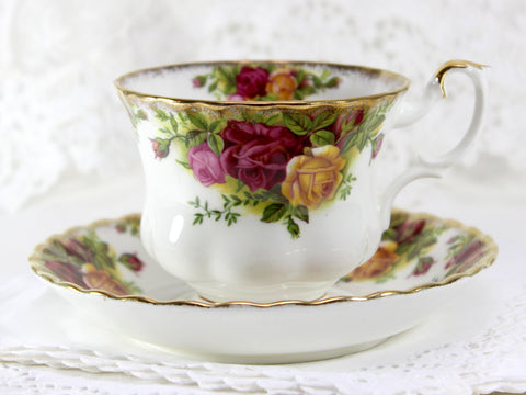 Royal Albert Old Country Roses, Marked 1962, Teacup Tea Cup and Saucer England 15445 - The Vintage TeacupTeacups