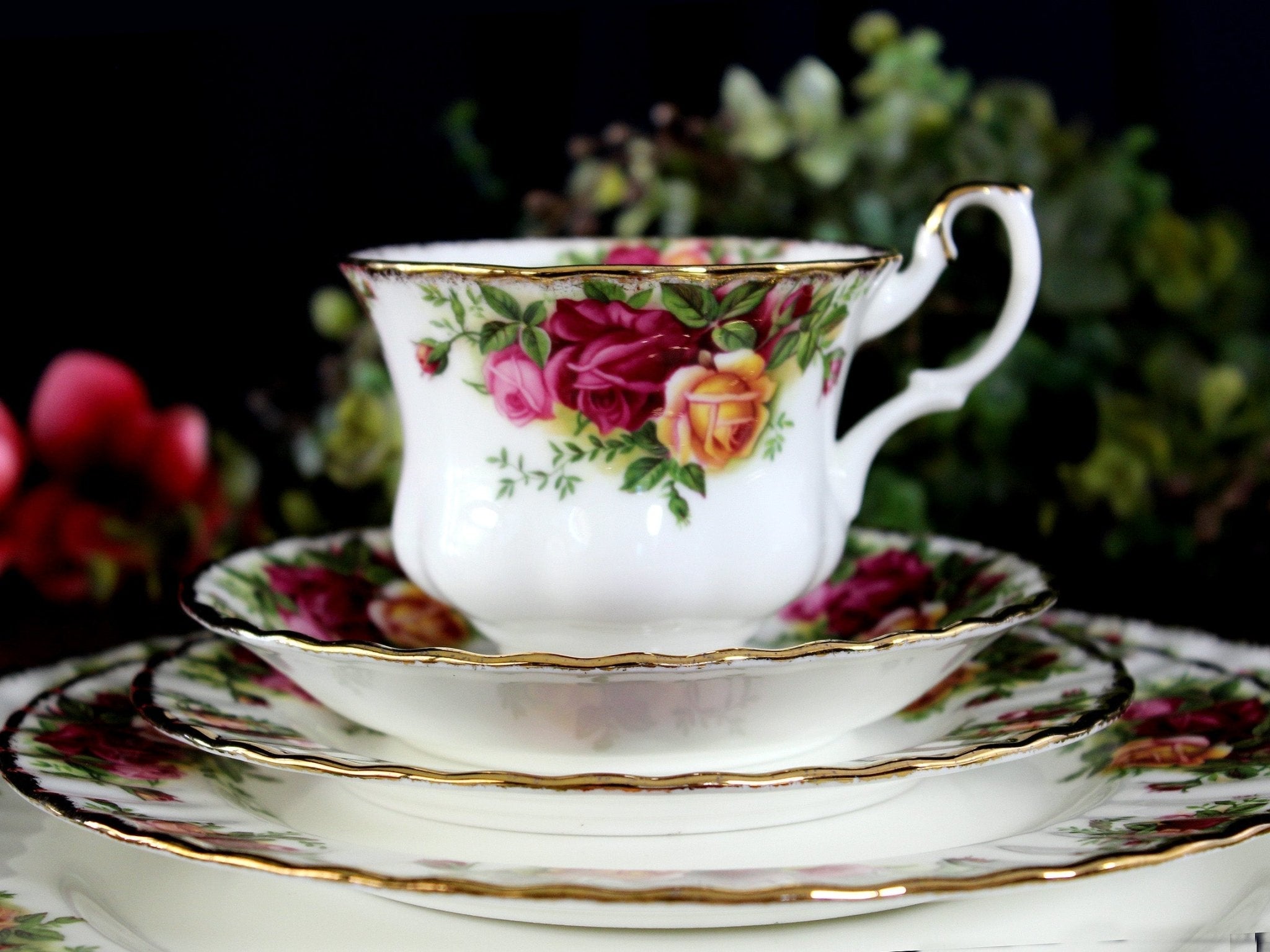 Royal Albert Teacup, Old Country Roses 5 Place Setting 18040 – The 