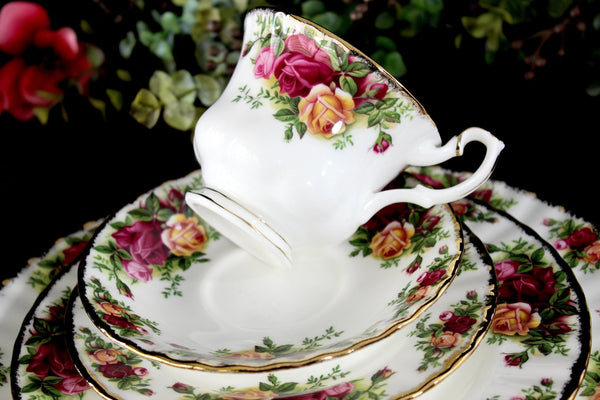 Royal Albert Teacup, Old Country Roses, 5 Place Setting, Tea Cup, Saucer & Plates 18040 - The Vintage TeacupTeacups