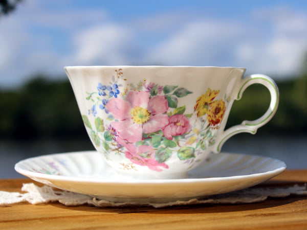 Royal Doulton Arcadia Tea Cup and Saucer - English Bone China 16684 - The Vintage TeacupTeacups