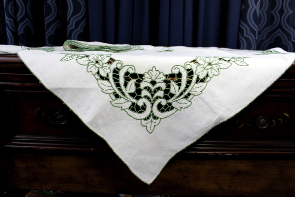 Small Embroidered Tablecloth, 4 Matching Napkins, Green Embroidery 18172 - The Vintage TeacupVintage Tablecloths