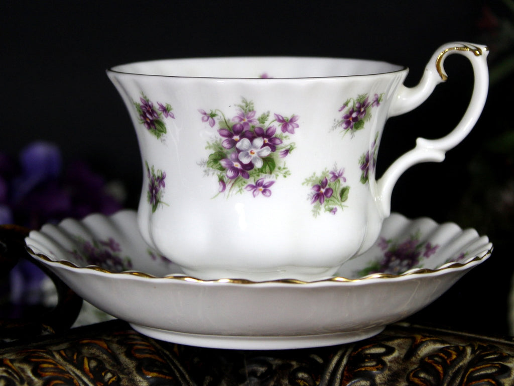 https://thevintageteacup.us/cdn/shop/products/sweet-violets-tea-cup-saucer-royal-albert-montrose-teacup-18256teacupsthe-vintage-teacup-299053_1024x1024.jpg?v=1684553264