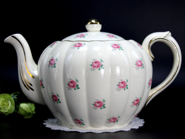 Vintage Teapot, Gibsons Melon Shaped Tea Pot, Pink Rosebud Chintz, 4 Cup Capacity 14217 - The Vintage TeacupTeapots