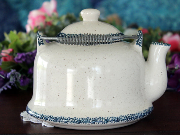 VTG Folk Craft Blue Spongeware Teapot, 4 Cup TEAPOT, Heart & Ribbons, Wire Handle 17236 - The Vintage TeacupTeapots